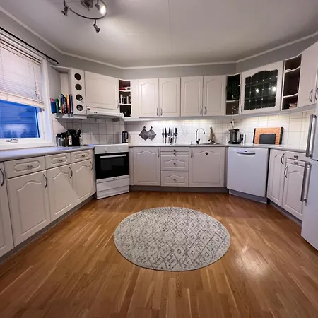 شقة Luftig Og Sentral I Tromsdalen *